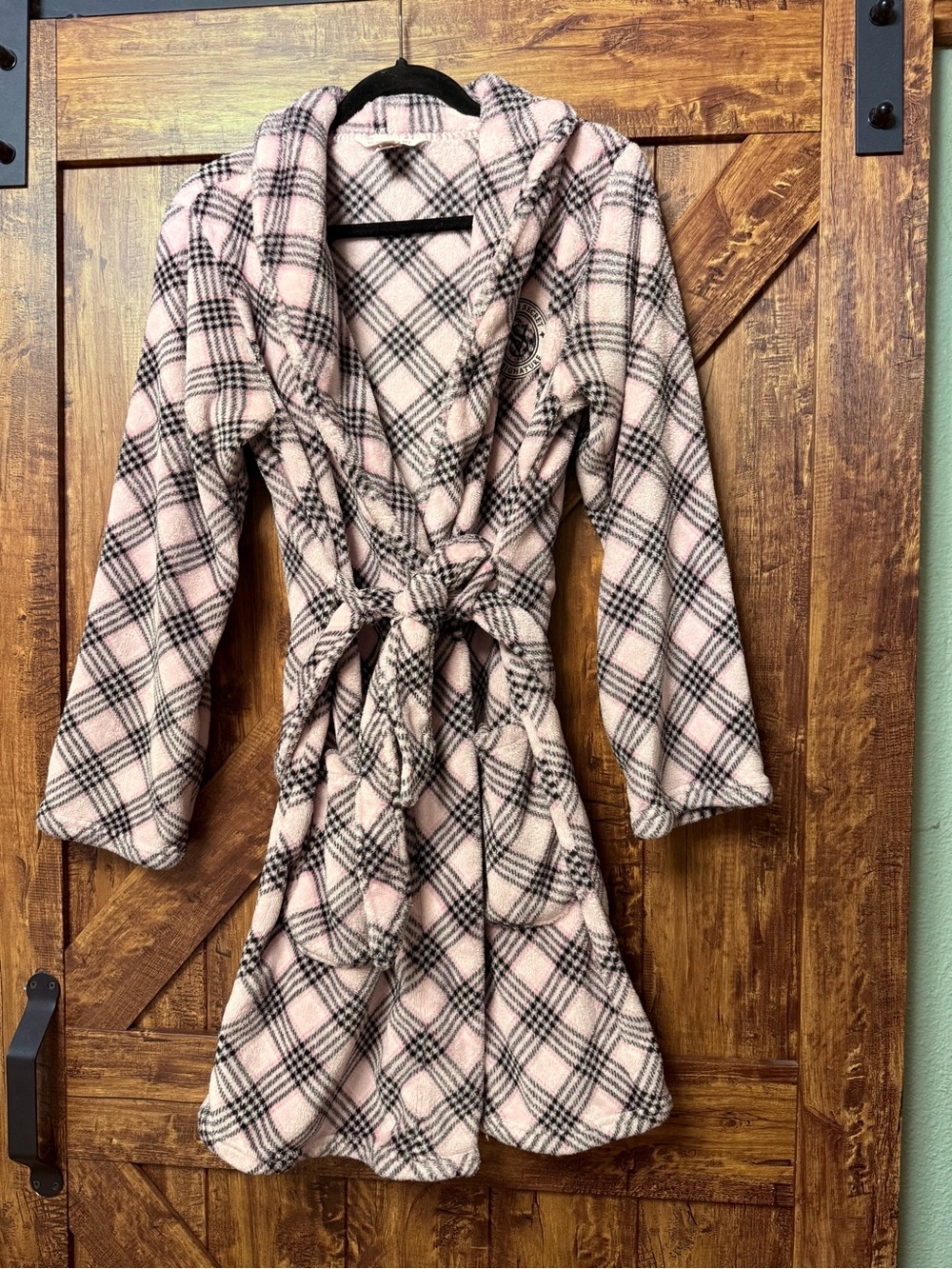 Victoria's Secret Pink and Black Plaid Hooded Plush Robe